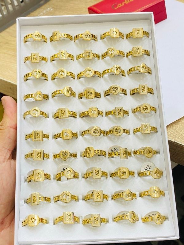 خاتم Cartier Love ذهبي